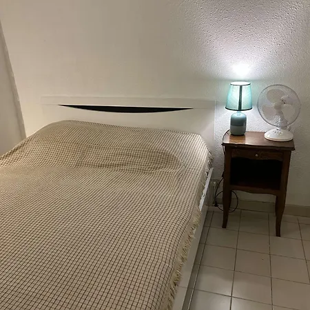 Appt 2 Pieces Climatise Du Roi Gr400-008 Ле-Гро-дю-Руа