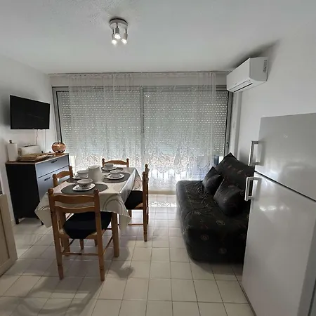Апартаменты Appt 2 Pieces Climatise Du Roi Gr400-008 *